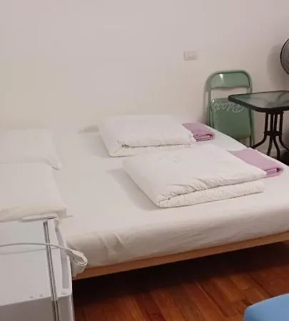 3 Bed and breakfast Como