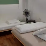Bed & Breakfast 3