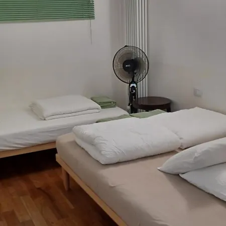 Bed & Breakfast 3 *