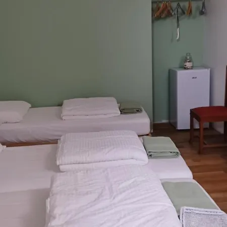 Bed & Breakfast 3