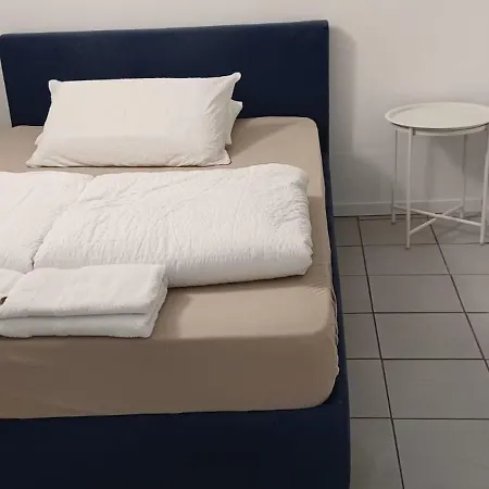 Bed & Breakfast 3 *