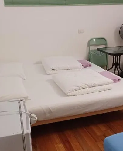 3 Oda ve Kahvaltı Como