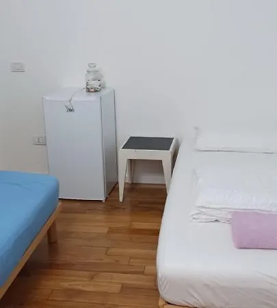 3 코모
